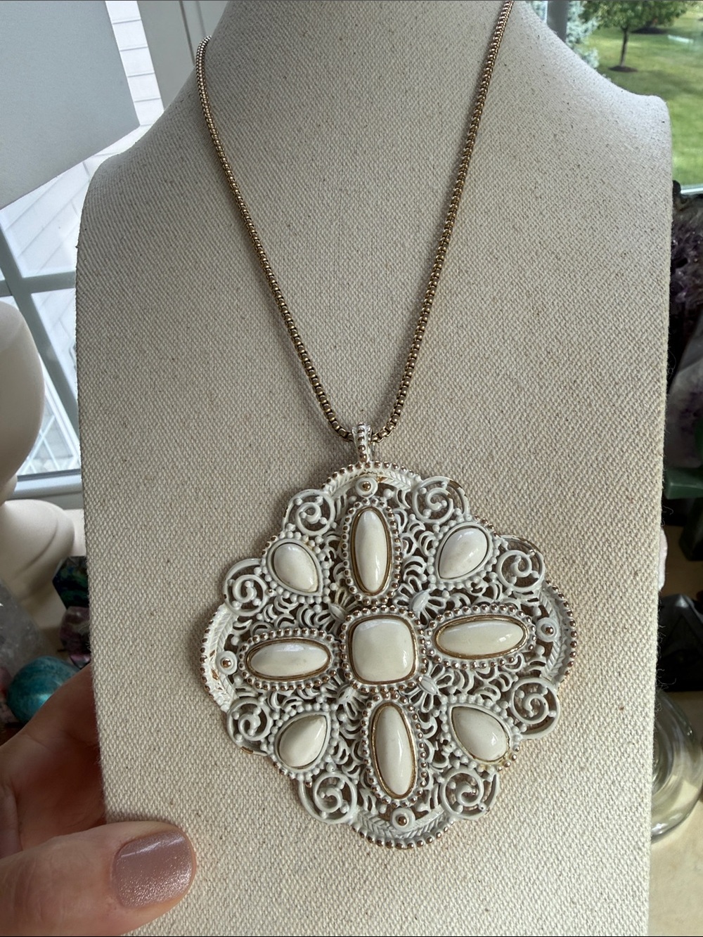 White 70s Boho Filigree Statement Pendant Necklace -Women’s Jewelry
